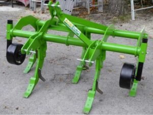 Landwirtschaftlicher Tiefenlockerer für Traktoren AgriEuro Serie 170 Standard mit 5 Zähnen – mit Stahlrädern