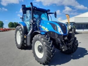 Ackerschlepper NEW HOLLAND T6-145EC