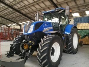 Ackerschlepper NEW HOLLAND T7-210AC
