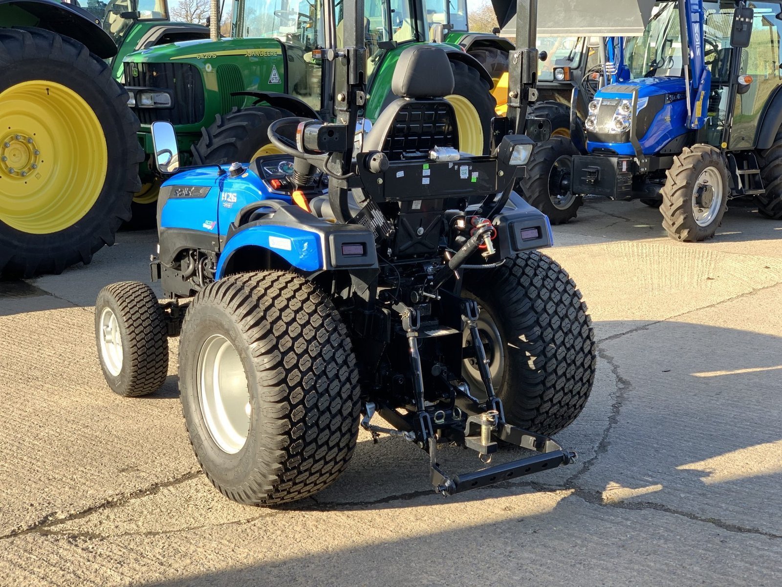 Kompakttraktor SOLIS 26 HST – Bild 11