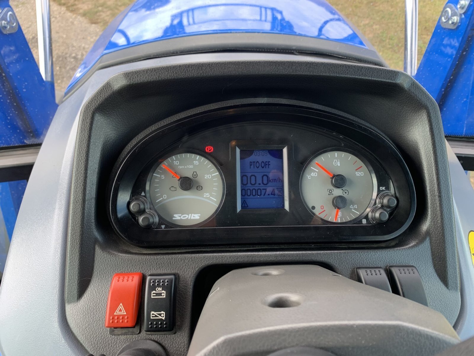 Solis S50, Allradantrieb, XL-Wendegetriebe, klimatisierte Kabine und Frontlader – Bild 9