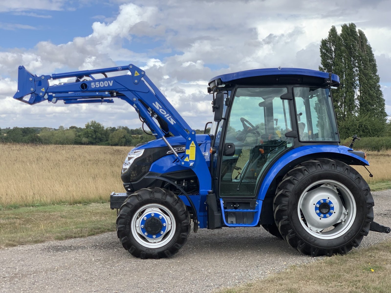 Solis S50, Allradantrieb, XL-Wendegetriebe, klimatisierte Kabine und Frontlader – Bild 3